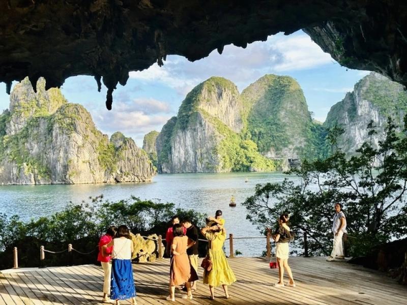 Bàn cách đưa công nghiệp văn hóa vào hang động ở Quảng Ninh- Ảnh 2. Bàn cách đưa công nghiệp văn hóa vào hang động ở Quảng Ninh- Ảnh 2.