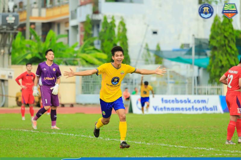 CLB ĐH Văn Hiến: Từ thể thao sinh viên đến kỷ lục sân chơi chuyên nghiệp- Ảnh 3. CLB ĐH Văn Hiến: Từ thể thao sinh viên đến kỷ lục sân chơi chuyên nghiệp- Ảnh 3.