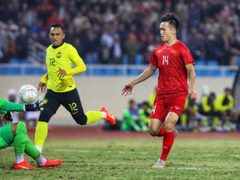 Việt Nam đấu Malaysia: Cao Pendant Quang Vinh, Hai Long và Minh Khoa đá chính, Quang Hải bất ngờ dự bị- Ảnh 7. Việt Nam đấu Malaysia: Cao Pendant Quang Vinh, Hai Long và Minh Khoa đá chính, Quang Hải bất ngờ dự bị- Ảnh 7.