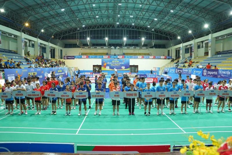 Sân chơi cầu lông hấp dẫn, hứa hẹn sớm có lớp kế cận Tiến Minh và Thùy Linh- Ảnh 2. Sân chơi cầu lông hấp dẫn, hứa hẹn sớm có lớp kế cận Tiến Minh và Thùy Linh- Ảnh 2.