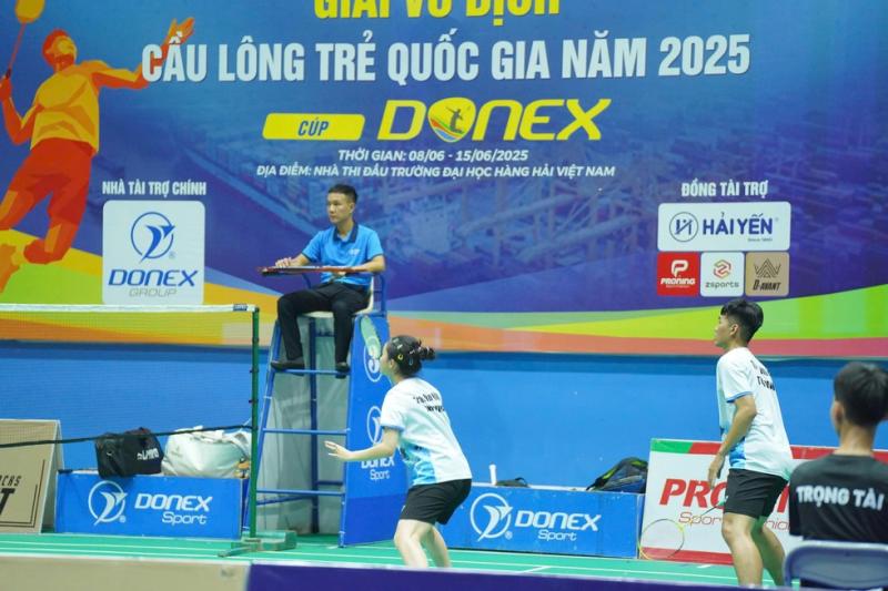 Sân chơi cầu lông hấp dẫn, hứa hẹn sớm có lớp kế cận Tiến Minh và Thùy Linh- Ảnh 3. Sân chơi cầu lông hấp dẫn, hứa hẹn sớm có lớp kế cận Tiến Minh và Thùy Linh- Ảnh 3.