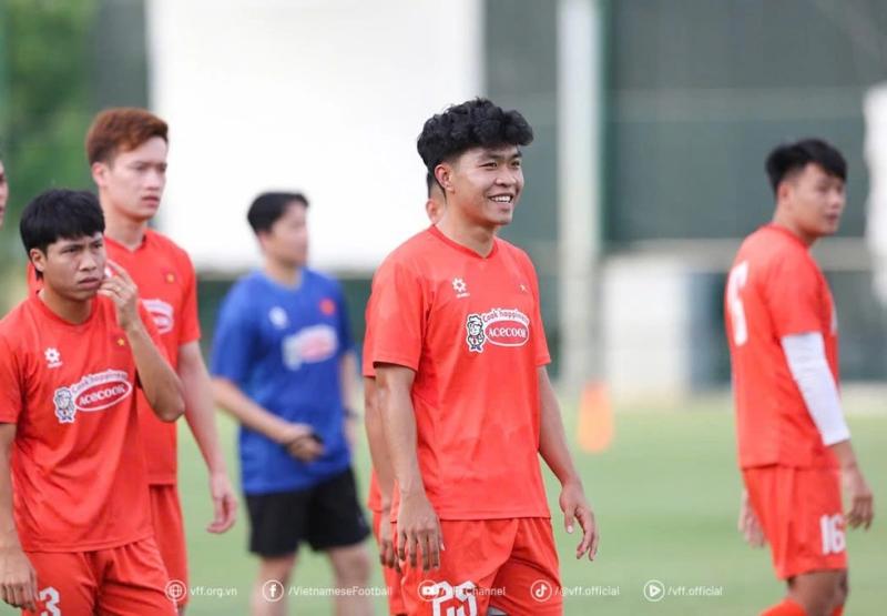 U.23 Việt Nam xuất hiện nhân tố ‘lạ’, Đình Bắc tái xuất: Vĩ Hào lỡ cơ hội lớn- Ảnh 9. U.23 Việt Nam xuất hiện nhân tố ‘lạ’, Đình Bắc tái xuất: Vĩ Hào lỡ cơ hội lớn- Ảnh 9.