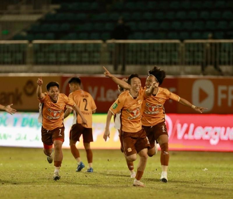 HAGL nắm trong tay vận mệnh của suất xuống hạng, V-League nghẹt thở đến giây cuối cùng! - Ảnh 1. HAGL nắm trong tay vận mệnh của suất xuống hạng, V-League nghẹt thở đến giây cuối cùng! - Ảnh 1.