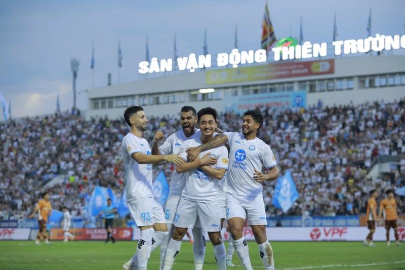 Kịch bản đặc biệt ngày Nam Định nhận cúp vô địch V-League: Sân Thiên Trường mở hội- Ảnh 4. Kịch bản đặc biệt ngày Nam Định nhận cúp vô địch V-League: Sân Thiên Trường mở hội- Ảnh 4.