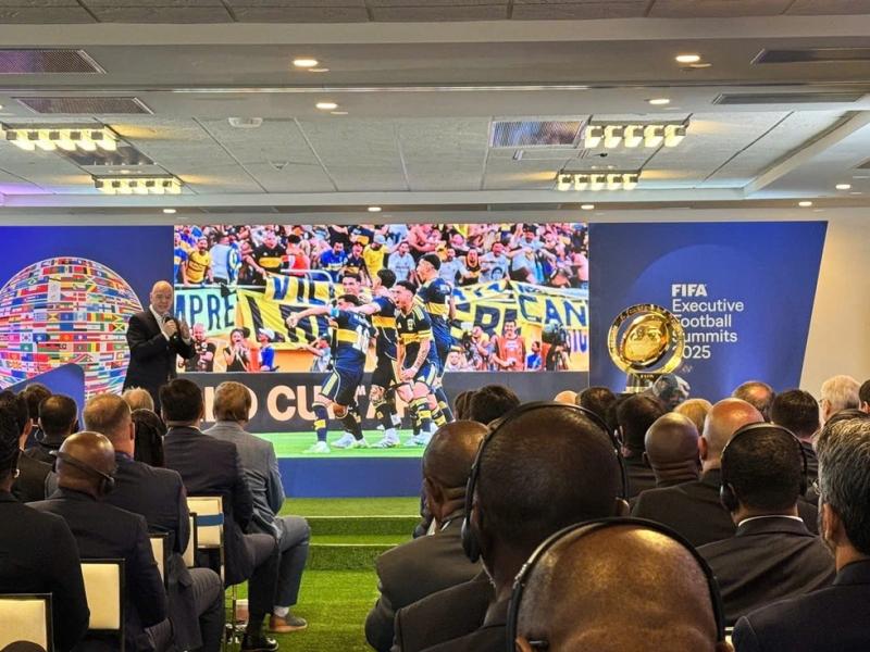 Chủ tịch FIFA nhận lời mời của Chủ tịch VFF Trần Quốc Tuấn: Sẽ sang thăm Việt Nam!- Ảnh 1. Chủ tịch FIFA nhận lời mời của Chủ tịch VFF Trần Quốc Tuấn: Sẽ sang thăm Việt Nam!- Ảnh 1.