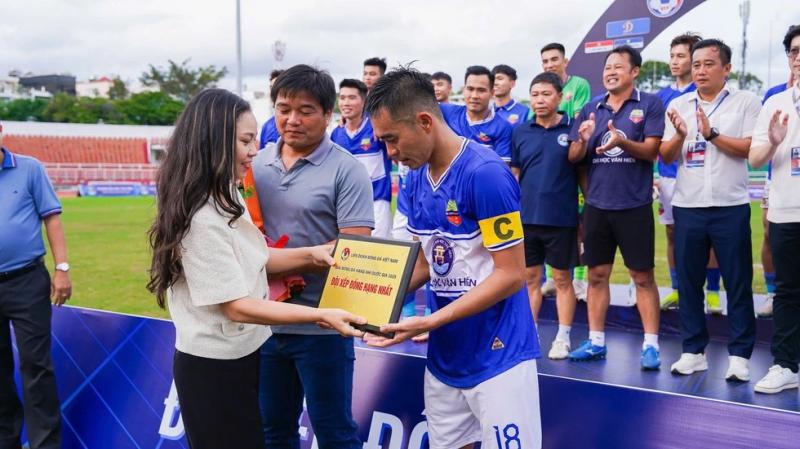 CLB ĐH Văn Hiến: Từ thể thao sinh viên đến kỷ lục sân chơi chuyên nghiệp- Ảnh 2. CLB ĐH Văn Hiến: Từ thể thao sinh viên đến kỷ lục sân chơi chuyên nghiệp- Ảnh 2.