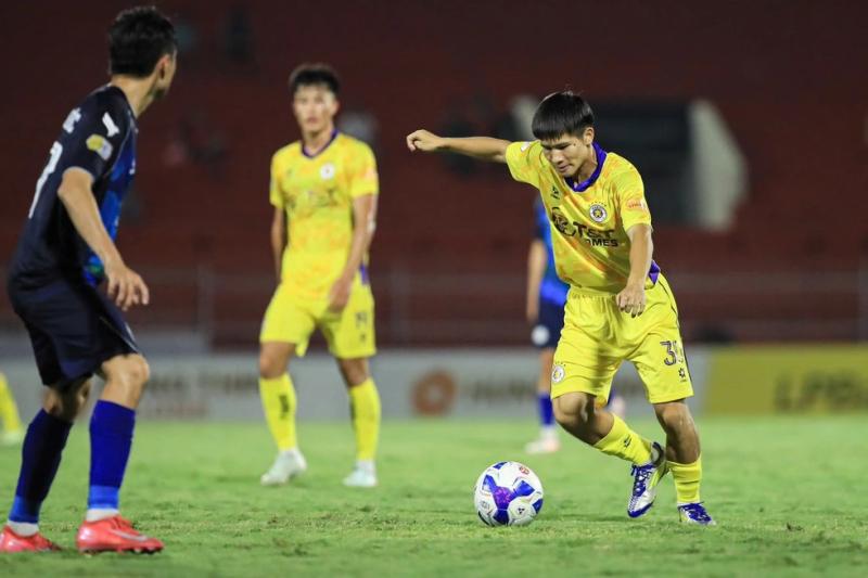Độc lạ bóng đá Việt Nam: Hà Nội FC có thể dự giải châu Á nếu… SLNA thắng đội CAHN- Ảnh 1. Độc lạ bóng đá Việt Nam: Hà Nội FC có thể dự giải châu Á nếu… SLNA thắng đội CAHN- Ảnh 1.