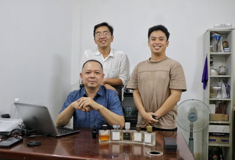 Độc lạ 'cà phê thủy nướng' ở TP.HCM: Thức uống lạ miệng, còn làm được… nước hoa - Ảnh 7.