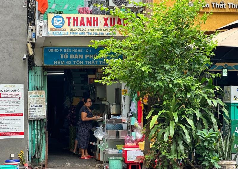 Phường Sài Gòn, TP.HCM có phở Cao Vân, hủ tiếu Thanh Xuân: Còn quán nào lừng danh? - Ảnh 1.