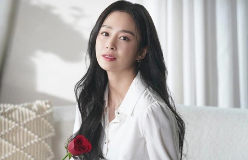 Kim Tae Hee chấp nhận chuyện già đi ở tuổi 45 - Ảnh 1.