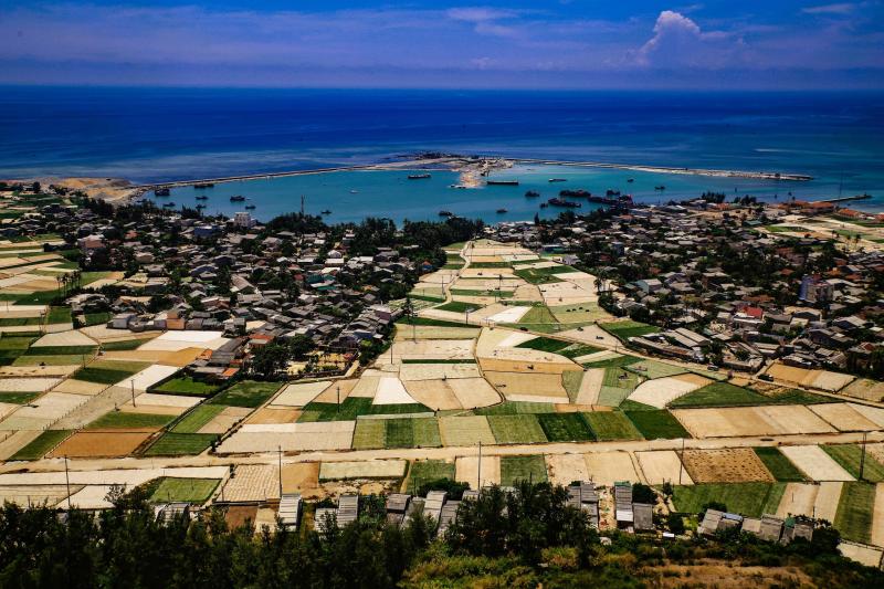 13 đặc khu của Việt Nam: Lý Sơn - đặc khu đất chật người đông- Ảnh 8. 13 đặc khu của Việt Nam: Lý Sơn - đặc khu đất chật người đông- Ảnh 8.