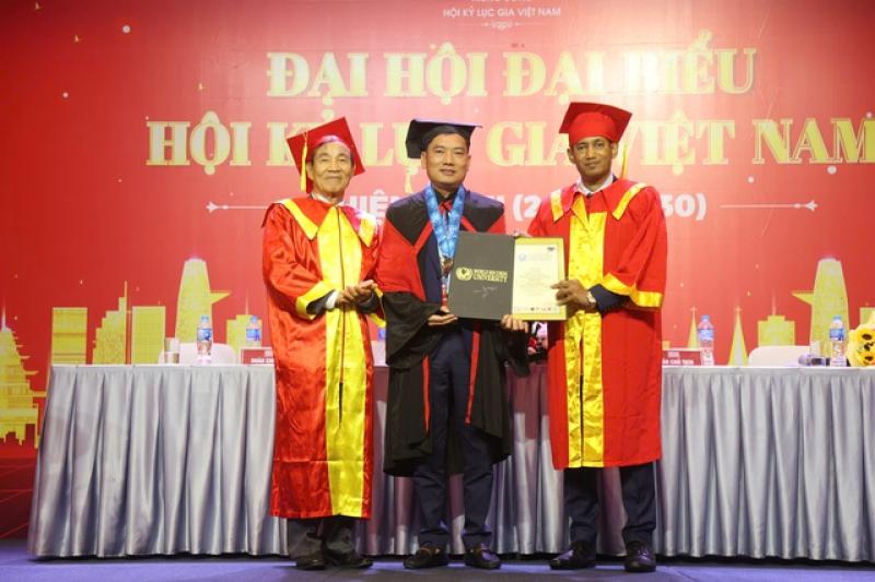 TS Thang Văn Phúc làm Chủ tịch Tổ chức Kỷ lục Việt Nam - VietKings- Ảnh 9. TS Thang Văn Phúc làm Chủ tịch Tổ chức Kỷ lục Việt Nam - VietKings- Ảnh 9.