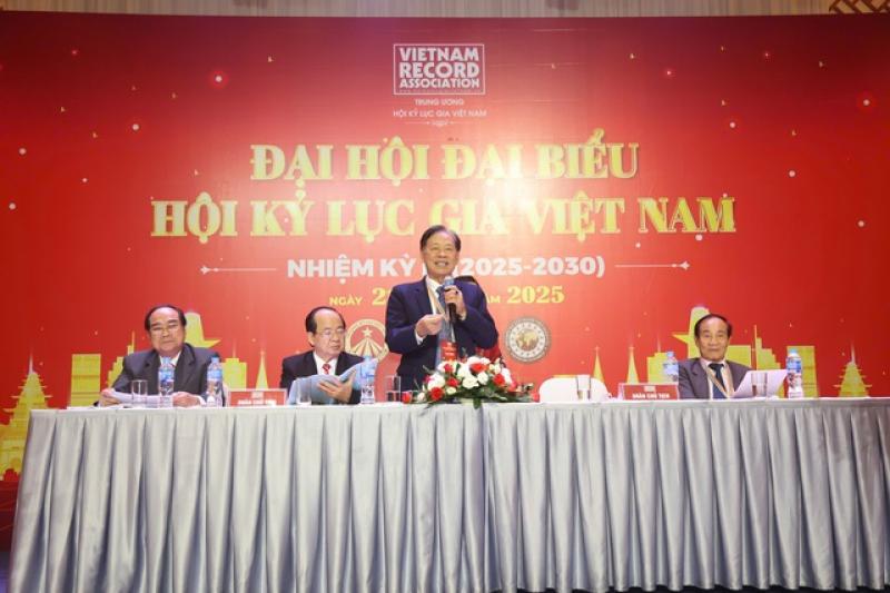 TS Thang Văn Phúc làm Chủ tịch Tổ chức Kỷ lục Việt Nam - VietKings- Ảnh 4. TS Thang Văn Phúc làm Chủ tịch Tổ chức Kỷ lục Việt Nam - VietKings- Ảnh 4.