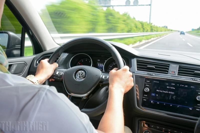 Ô tô đời mới và điểm mù: Tầm nhìn hạn chế khiến người lái gặp rủi ro - Ảnh 2. Ô tô đời mới và điểm mù: Tầm nhìn hạn chế khiến người lái gặp rủi ro - Ảnh 2.