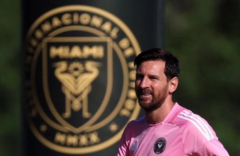 Messi tạo nên một đế chế cho Inter Miami và MLS, Ronaldo nhận hậu đãi không tưởng - Ảnh 1. Messi tạo nên một đế chế cho Inter Miami và MLS, Ronaldo nhận hậu đãi không tưởng - Ảnh 1.
