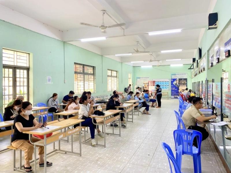 Doanh nghiệp có xu hướng không tuyển mới khi nhân viên nghỉ việc - Ảnh 1.