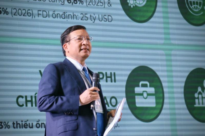 Mức lương người lao động chênh lệch thế nào giữa các ngành? - Ảnh 2.