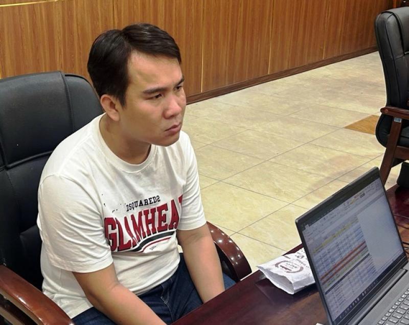 Triệt phá đường dây cá độ bóng đá 350 tỉ đồng, thu giữ 15.000 trang tài liệu - Ảnh 2. Triệt phá đường dây cá độ bóng đá 350 tỉ đồng, thu giữ 15.000 trang tài liệu - Ảnh 2.