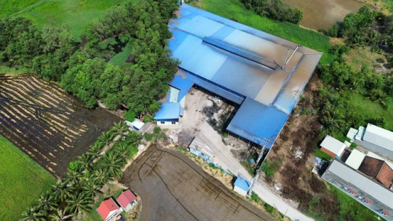 Long An: Sản xuất trong nhà xưởng trái phép gây ô nhiễm giữa khu dân cư - Ảnh 1.