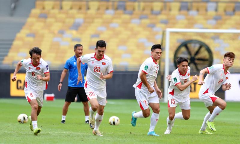 Đội tuyển Việt Nam tập cực vui trên ‘chảo lửa’, sân Bukit Jalil phản ứng kỳ lạ: Vé vẫn ế!- Ảnh 12. Đội tuyển Việt Nam tập cực vui trên ‘chảo lửa’, sân Bukit Jalil phản ứng kỳ lạ: Vé vẫn ế!- Ảnh 12.
