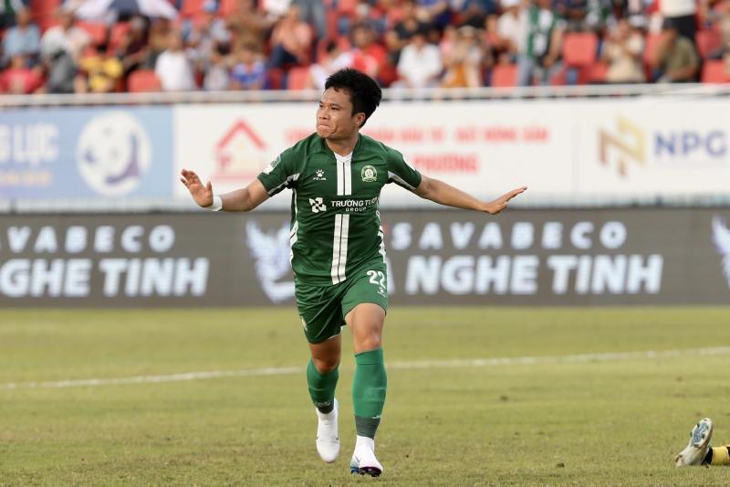 CLB Bình Phước của Công Phượng được treo thưởng khủng 10 tỉ đồng trận play-off: Khát vọng V-League!- Ảnh 3. CLB Bình Phước của Công Phượng được treo thưởng khủng 10 tỉ đồng trận play-off: Khát vọng V-League!- Ảnh 3.