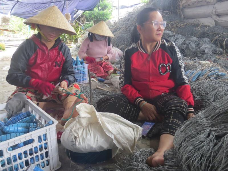 Tình người miền biển: Chuyện tình yêu thương giữa sóng gió và cuộc sống vươn lên - Ảnh 1. Tình người miền biển: Chuyện tình yêu thương giữa sóng gió và cuộc sống vươn lên - Ảnh 1.
