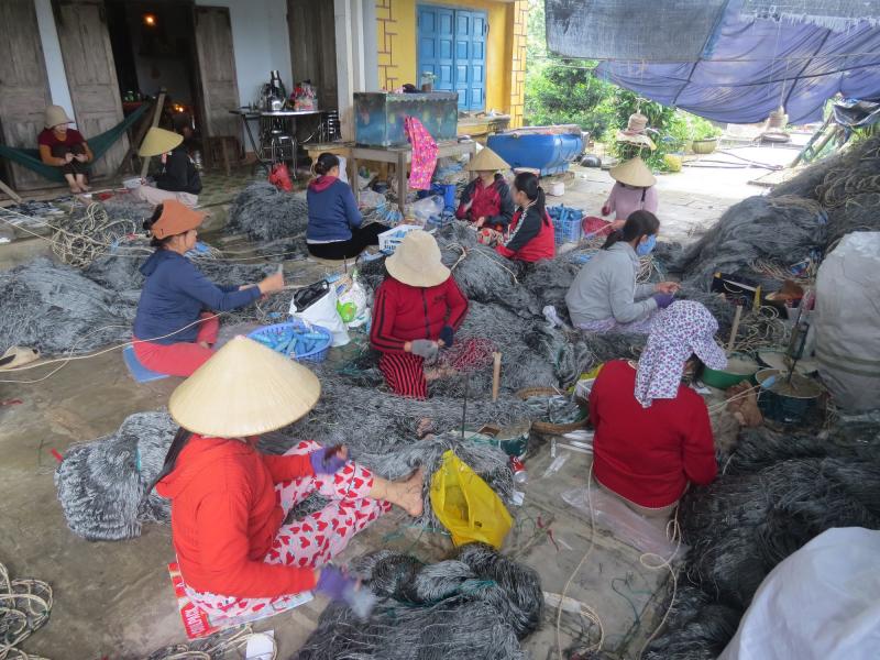 Tình người miền biển: Chuyện tình yêu thương giữa sóng gió và cuộc sống vươn lên - Ảnh 2. Tình người miền biển: Chuyện tình yêu thương giữa sóng gió và cuộc sống vươn lên - Ảnh 2.