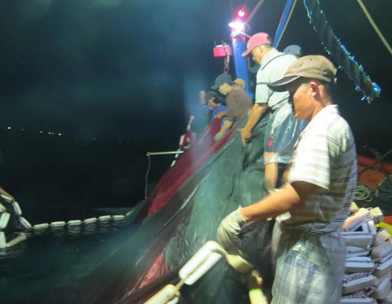 Tình người miền biển: Chuyện tình yêu thương giữa sóng gió và cuộc sống vươn lên - Ảnh 4. Tình người miền biển: Chuyện tình yêu thương giữa sóng gió và cuộc sống vươn lên - Ảnh 4.