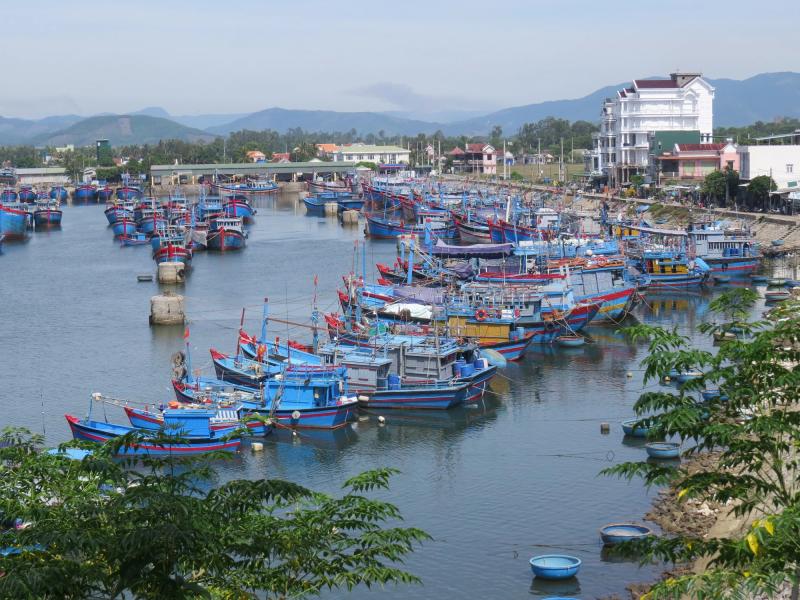 Tình người miền biển: Chuyện tình yêu thương giữa sóng gió và cuộc sống vươn lên - Ảnh 5. Tình người miền biển: Chuyện tình yêu thương giữa sóng gió và cuộc sống vươn lên - Ảnh 5.