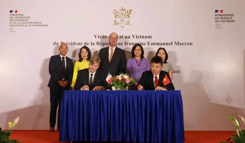 Pháp chuyển giao công nghệ sản xuất thuốc biệt dược gốc cho Việt Nam - Ảnh 2. Pháp chuyển giao công nghệ sản xuất thuốc biệt dược gốc cho Việt Nam - Ảnh 2.