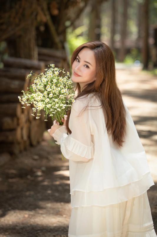 Vy Oanh tiết lộ cuộc sống đời thường với chồng đại gia - Ảnh 1.
