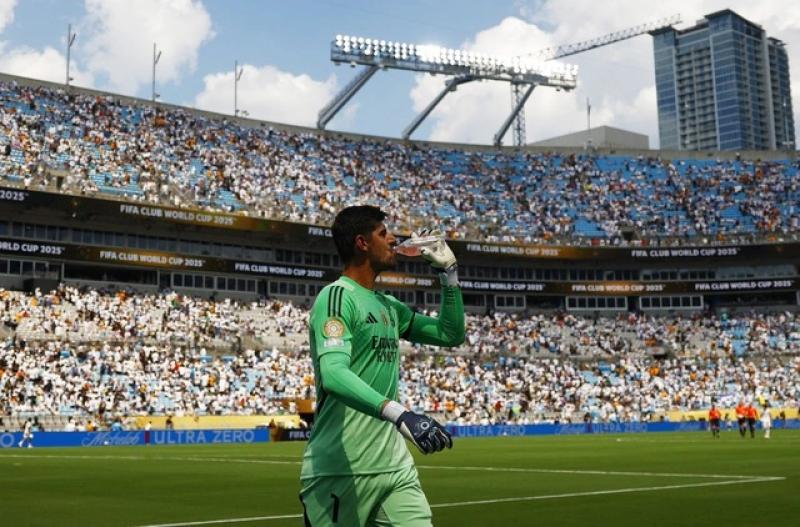 FIFA công bố con số kỷ lục của Club World Cup, hé lộ CĐV may mắn - Ảnh 2. FIFA công bố con số kỷ lục của Club World Cup, hé lộ CĐV may mắn - Ảnh 2.