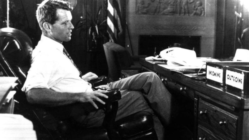 Bỏ sót hung thủ trong vụ ám sát ứng viên Tổng thống Mỹ Robert F. Kennedy? - Ảnh 1.