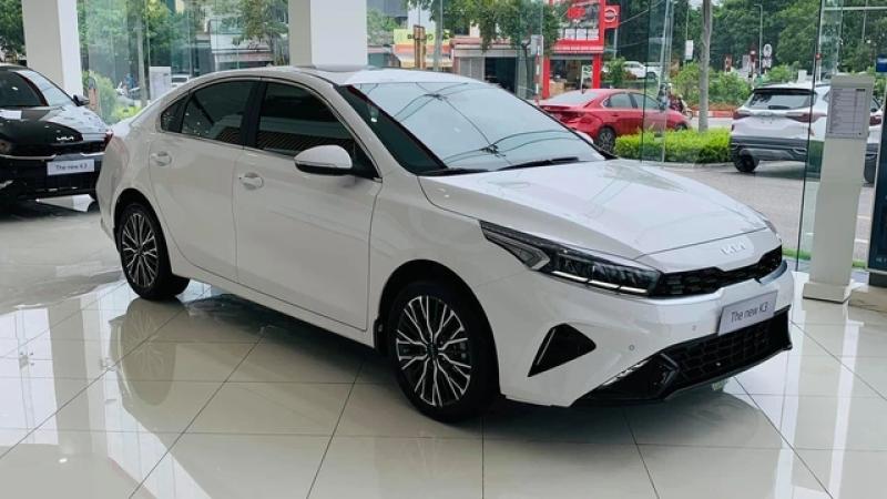 Sedan hạng C dưới 900 triệu: KIA K3 bám đuổi Mazda3, Hyundai Elantra vượt Honda Civic - Ảnh 2.