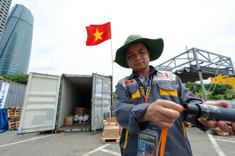 Lần đầu xuất trận, Z121 hứa hẹn thắp sáng cảm xúc trên sông Hàn đêm nay- Ảnh 6. Lần đầu xuất trận, Z121 hứa hẹn thắp sáng cảm xúc trên sông Hàn đêm nay- Ảnh 6.