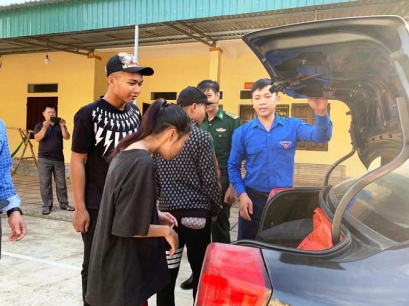 Hơn 1.600 áo xanh tình nguyện Hà Tĩnh 'tiếp lửa' tinh thần cho sĩ tử - Ảnh 6.