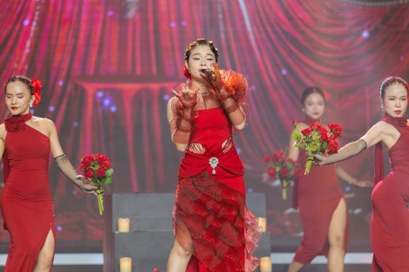 Trân Oanh: Suy sụp vì đồng nghiệp hãm hại, lên tiếng về chuyện giống Giang Hồng Ngọc- Ảnh 1. Trân Oanh: Suy sụp vì đồng nghiệp hãm hại, lên tiếng về chuyện giống Giang Hồng Ngọc- Ảnh 1.