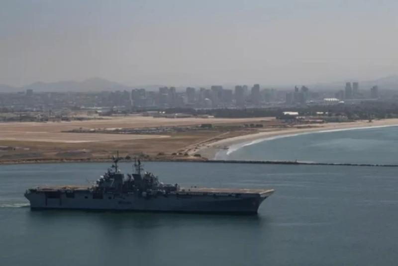 Mỹ luân chuyển tàu tấn công đổ bộ USS Tripoli tới Nhật Bản thay thế USS America - Ảnh 1. Mỹ luân chuyển tàu tấn công đổ bộ USS Tripoli tới Nhật Bản thay thế USS America - Ảnh 1.