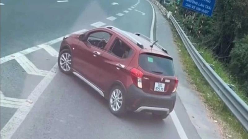 3 vạch kẻ đường dễ khiến tài xế 'dính' phạt nguội trong nội thành - Ảnh 1. 3 vạch kẻ đường dễ khiến tài xế 'dính' phạt nguội trong nội thành - Ảnh 1.