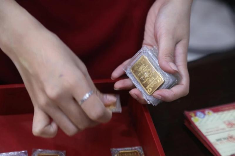 Giá vàng hôm nay 15.6.2025: Tăng hơn 3 triệu nhưng người mua chỉ lãi nửa triệu- Ảnh 1. Giá vàng hôm nay 15.6.2025: Tăng hơn 3 triệu nhưng người mua chỉ lãi nửa triệu- Ảnh 1.