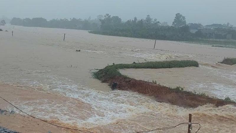 Quảng Bình: Đập đang thi công bị vỡ đe dọa khu dân cư - Ảnh 1.