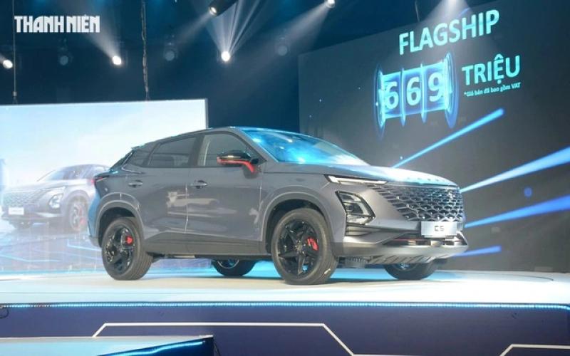 ‘Ế ẩm’, xe Trung Quốc Omoda C5 và Jaecoo J7 giảm giá gần 100 triệu đồng - Ảnh 1.