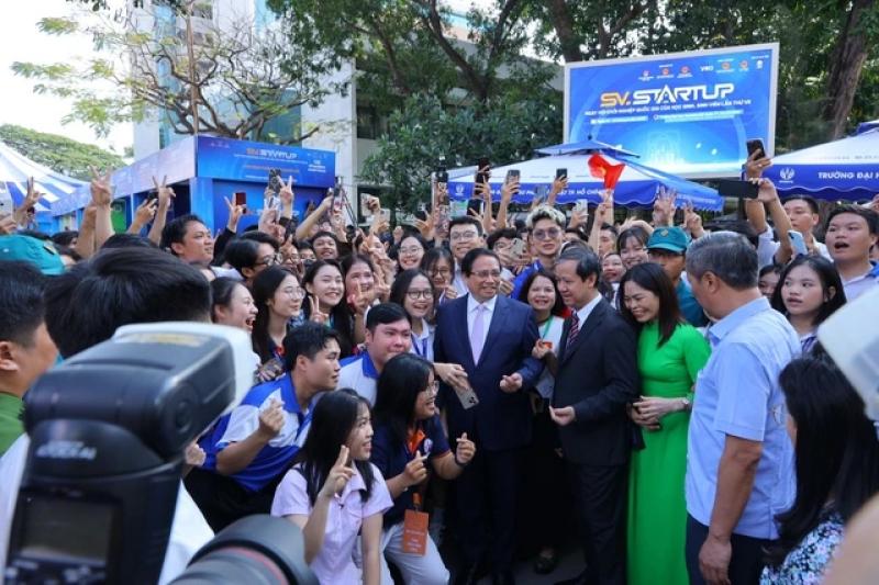 Thủ tướng Phạm Minh Chính dự ngày hội Khởi nghiệp quốc gia của học sinh, sinh viên- Ảnh 1. Thủ tướng Phạm Minh Chính dự ngày hội Khởi nghiệp quốc gia của học sinh, sinh viên- Ảnh 1.