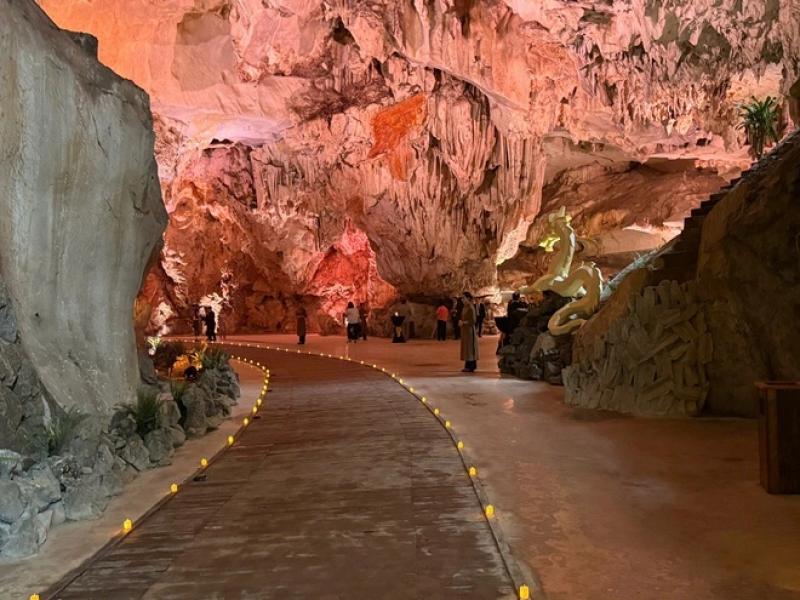 Ai cho phép bê tông hóa, biến hang Dơi thành nhà hàng?- Ảnh 3. Ai cho phép bê tông hóa, biến hang Dơi thành nhà hàng?- Ảnh 3.
