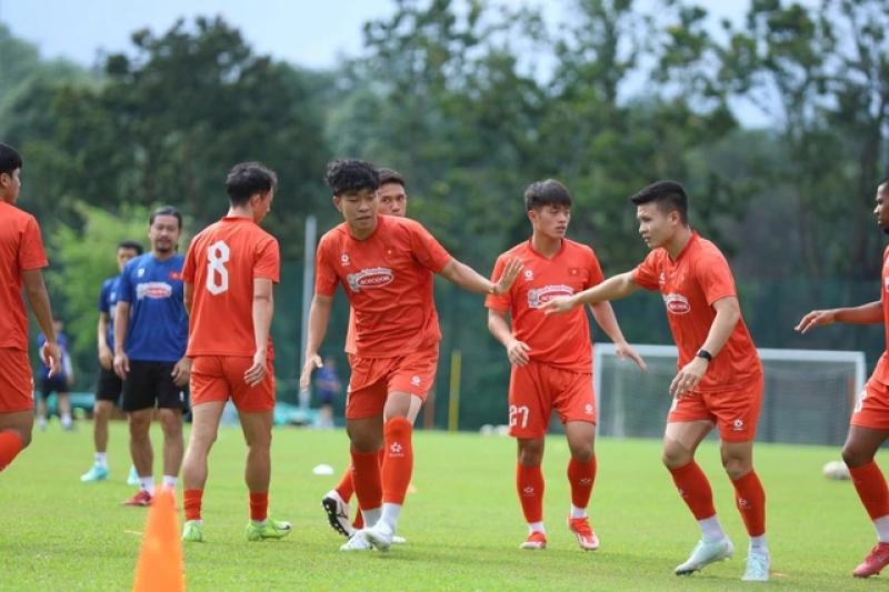 Bị hỏi khó ở họp báo, HLV Kim Sang-sik: Việt Nam tự quyết vận mệnh ở trận đại chiến Malaysia- Ảnh 3. Bị hỏi khó ở họp báo, HLV Kim Sang-sik: Việt Nam tự quyết vận mệnh ở trận đại chiến Malaysia- Ảnh 3.