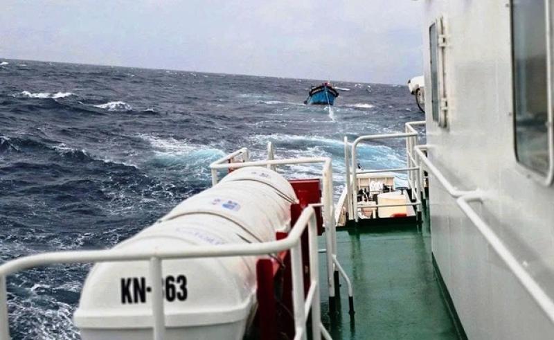 3 tàu cá cùng nhiều ngư dân Quảng Nam gặp nạn trên biển giữa bão số 1- Ảnh 3. 3 tàu cá cùng nhiều ngư dân Quảng Nam gặp nạn trên biển giữa bão số 1- Ảnh 3.