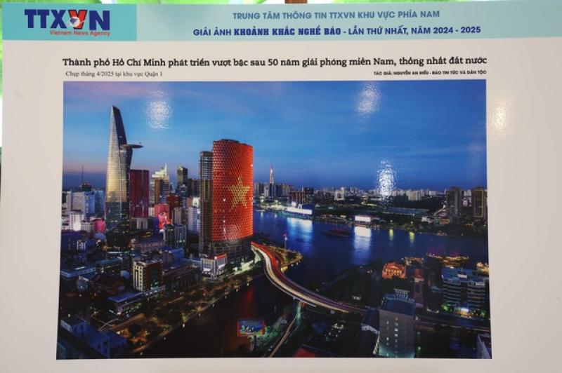 Thông tấn xã Việt Nam khu vực phía nam trao giải ảnh Khoảnh khắc nghề báo- Ảnh 6. Thông tấn xã Việt Nam khu vực phía nam trao giải ảnh Khoảnh khắc nghề báo- Ảnh 6.
