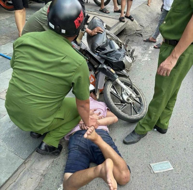 TP.HCM: Vào nhà dân trộm xe giữa ban ngày, bị bắt ngay trên đường bỏ trốn- Ảnh 1. TP.HCM: Vào nhà dân trộm xe giữa ban ngày, bị bắt ngay trên đường bỏ trốn- Ảnh 1.