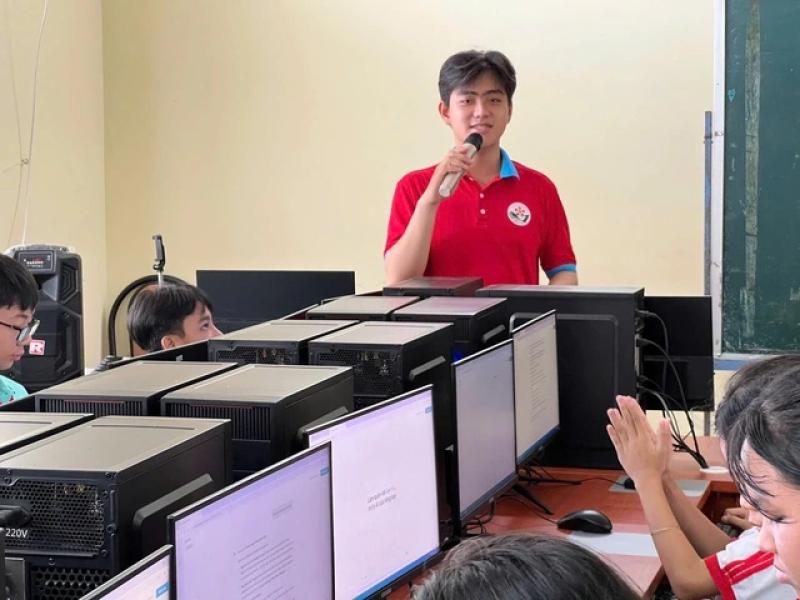 Học sinh hoàn cảnh khó khăn mong thông qua đề xuất hỗ trợ 3,6 triệu/tháng - Ảnh 2.