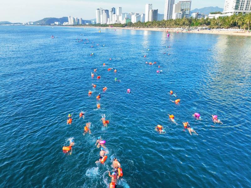Các kình ngư chinh phục vịnh biển đẹp nhất thế giới tại SeaStar Nha Trang Bay 2025- Ảnh 2. Các kình ngư chinh phục vịnh biển đẹp nhất thế giới tại SeaStar Nha Trang Bay 2025- Ảnh 2.